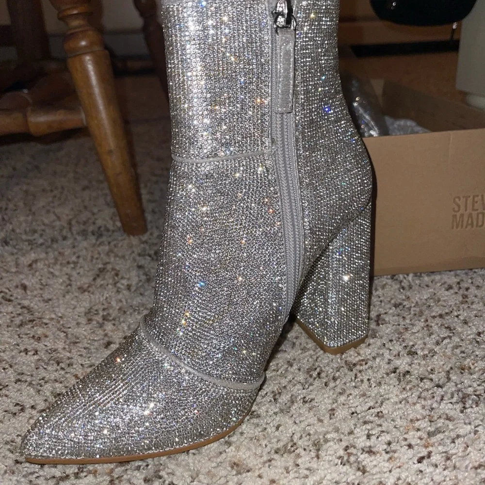 BRAND NEW Steve Madden rhinestone booties - Picture 4 of 5